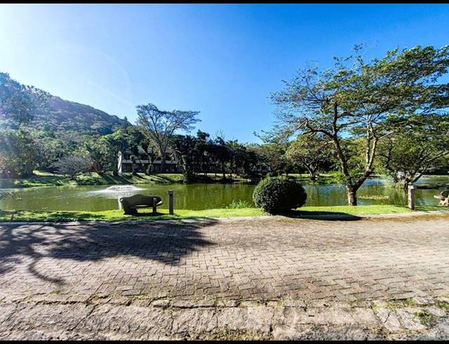 2 BEDROOM APARTMENT FOR SALE IN RENNIES BEACH